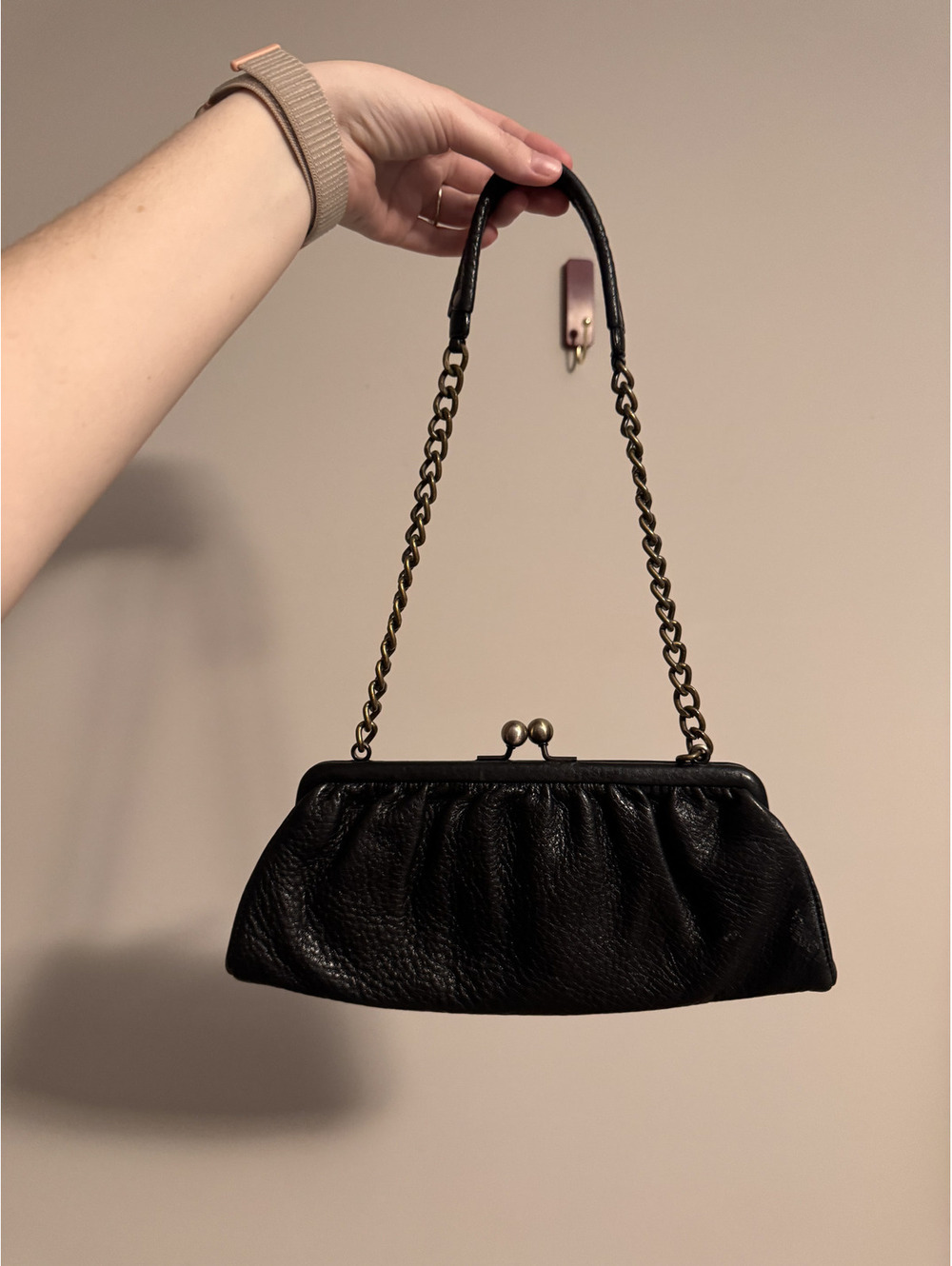 Talbots Vintage Black Pebbled Leather Kiss Lock Clutch Bag Shoulder Purse Chain